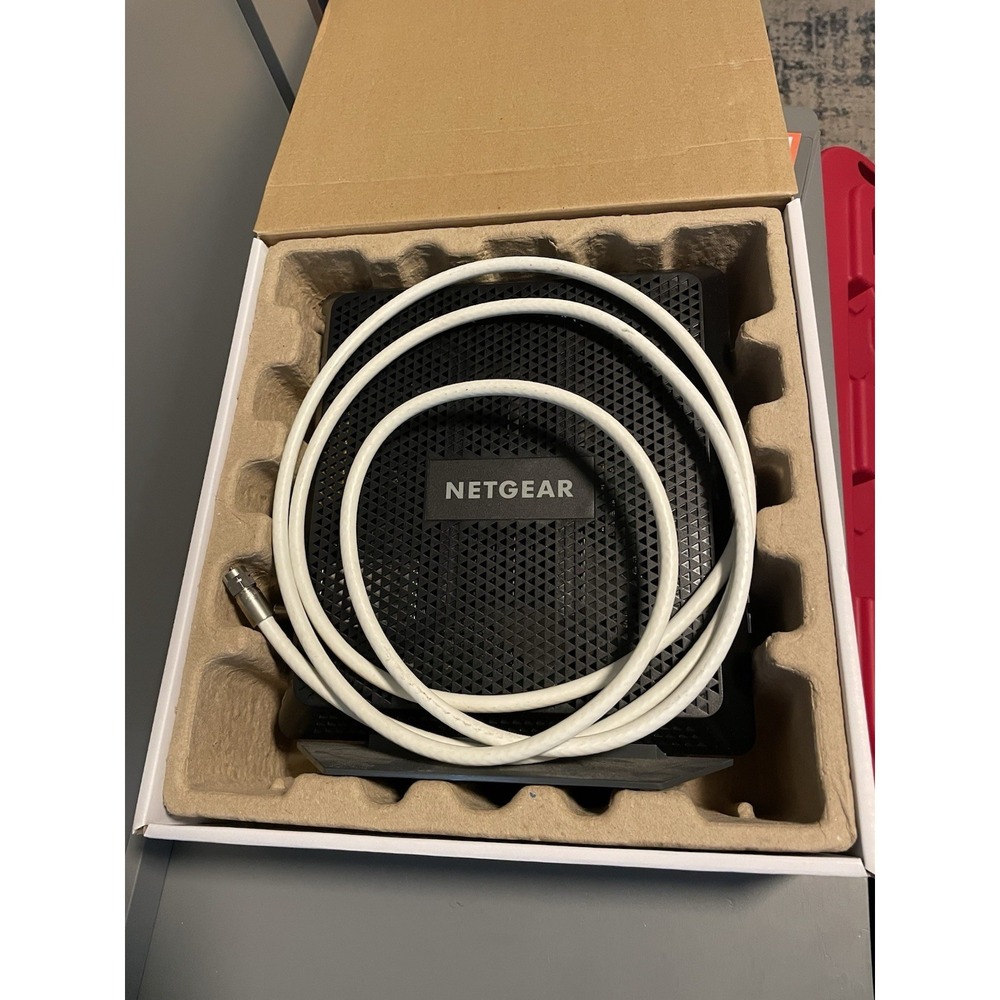 NETGEAR Nighthawk C7000v2 AC1900 Cable Modem Router - Picture 7 of 7